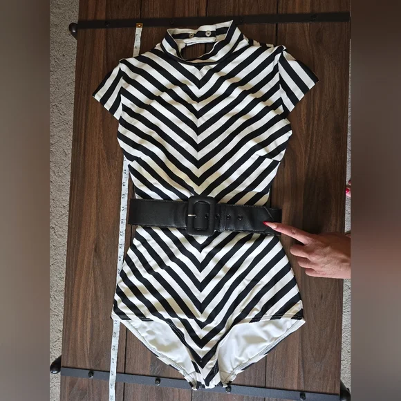 La Femme en Noir x Vixen Betelgeuse Swimsuit XS Black White Stripe W/ Belt - Picture 1 of 7